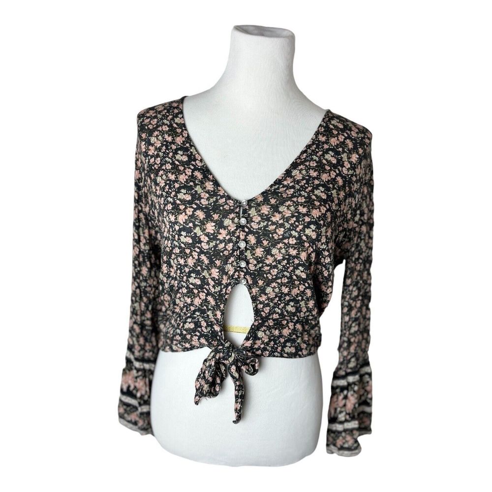 American Eagle Shirt Womens Size Med Bell Sleeve Cropped Scoop Neck Floral